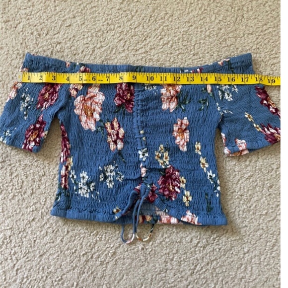 Kendall Kylie top off the shoulders shirt Size Medium - Picture 7 of 8